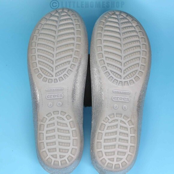 EUC Crocs Girls Kadee Silver Sparkle Slip On Flats Shoes, Size J6 - Picture 6 of 7